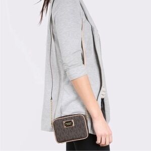 Micheal Kors Small Brown Jet Set Crossbody